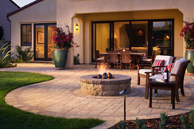 Immersive outdoor living space, patio, paver, fire pit, landscape, hardscape